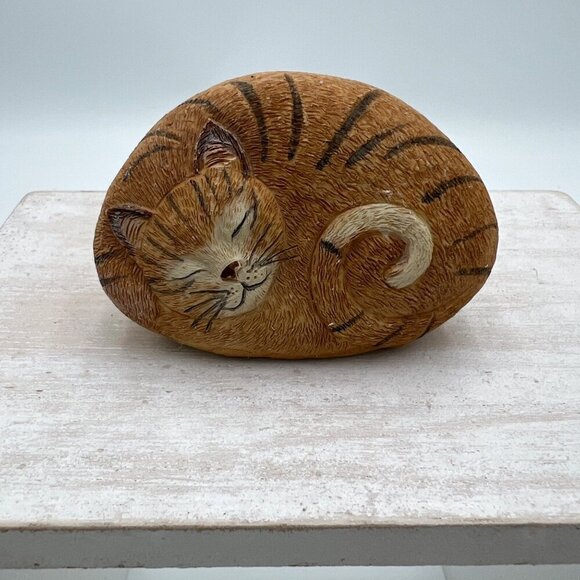 Ginger cat resin figurine looks like a rock paint - Picture 1 of 9